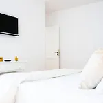 Asana Surf House *