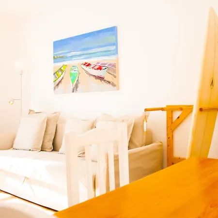 Asana Surf House *